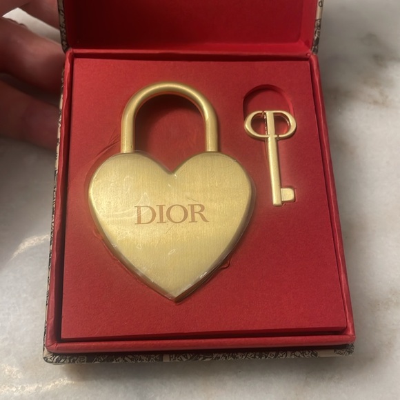 NIB Dior Lock 🔒 And Key 🔑 - Picture 2 of 6